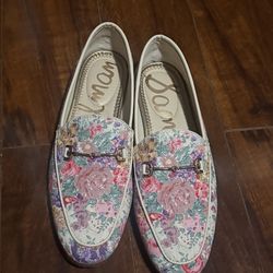 Women’s shoes