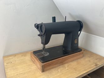 Singer Industrial Sewing Machine