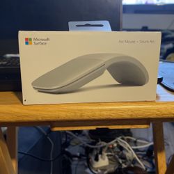 Brand New Microsoft ARC Bluetooth Mouse. Flattens Out For Storage
