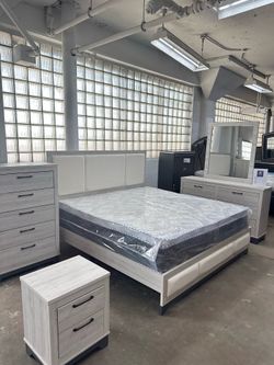 4 piece queen set bed frame mirror dresser nightstand