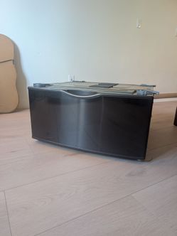 Samsung 27" Laundry Pedestals – Set of 2