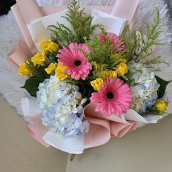 Mixed Flowers Bouquet