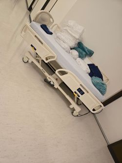 Hospital gurney Free
