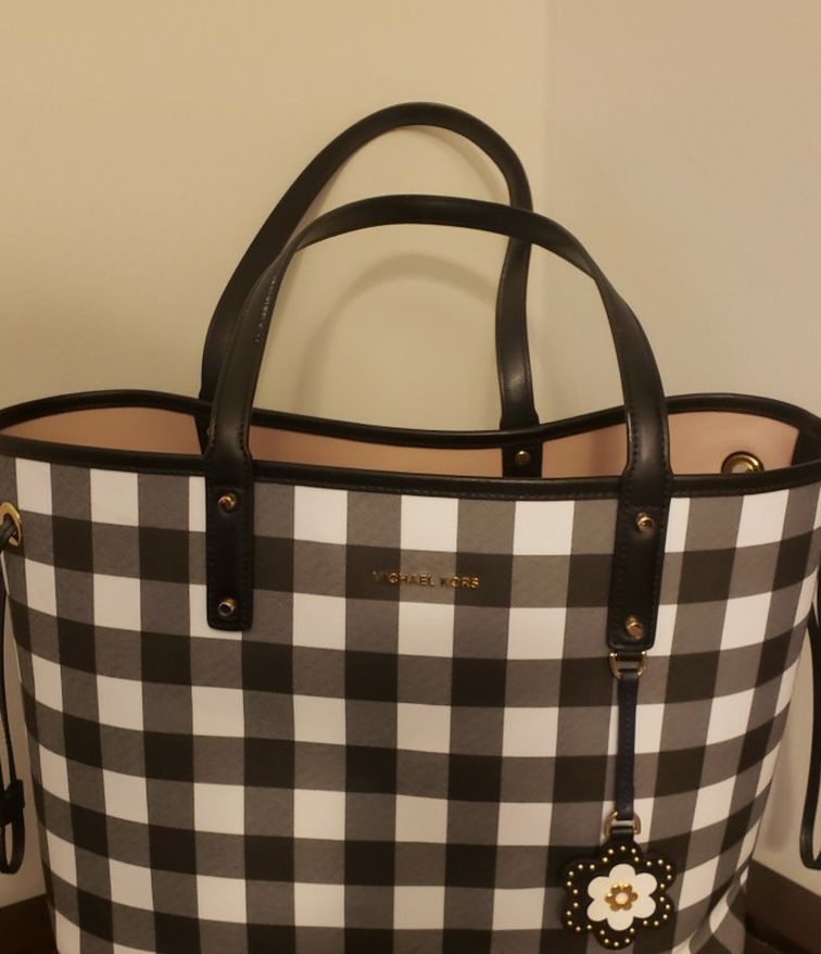 Michael Kors Gingham Large Reversible Tote EUC