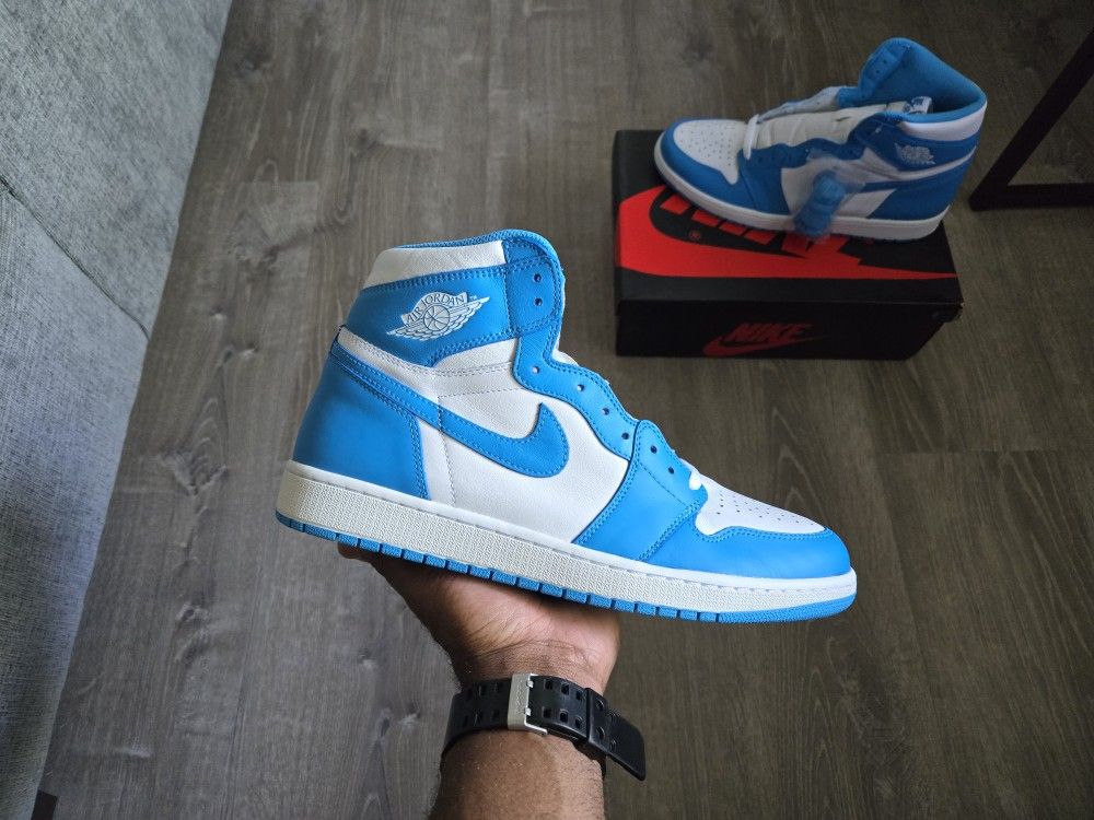 Air Jordan Retro 1 UNC 2015 size 12