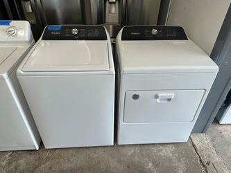 Whirlpool Washer & Electric Dryer Set