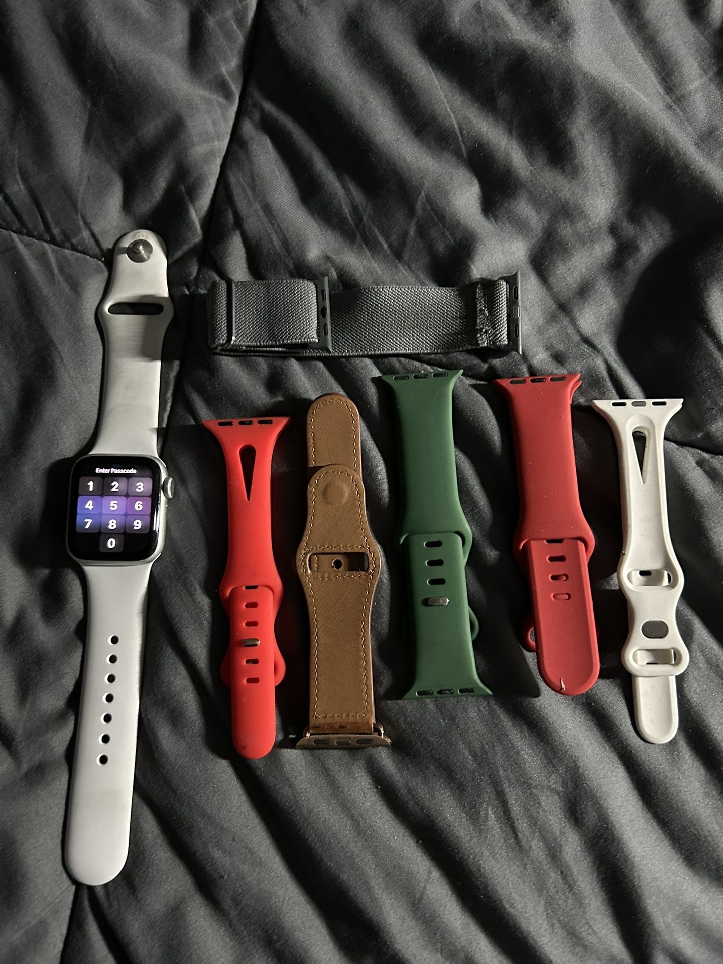 Apple Watch SE 40 mm GPS Aluminum