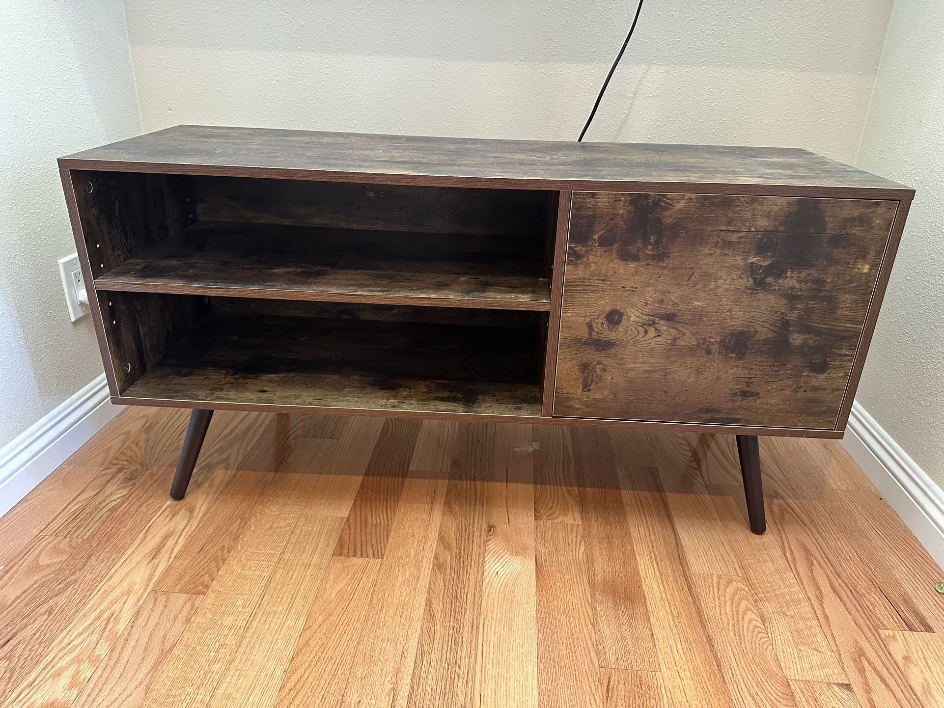 Mid Century modern Tv Stand