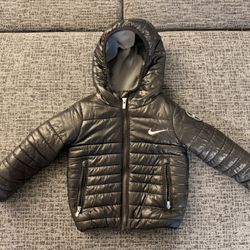Nike Midweight Fill Hooded Jacket
