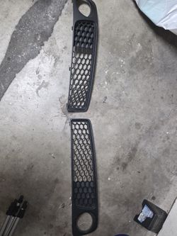 Pontiac G8 Lower Grills