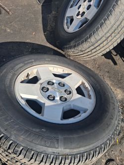 Chevy silverado stocks 6 lugs rims z71 rines