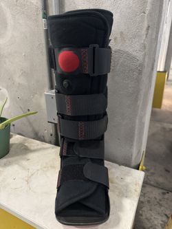 XcelTrax Air Tall Walker Brace/Walking Boot, Medium 