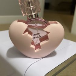 Ariana Grande Perfume