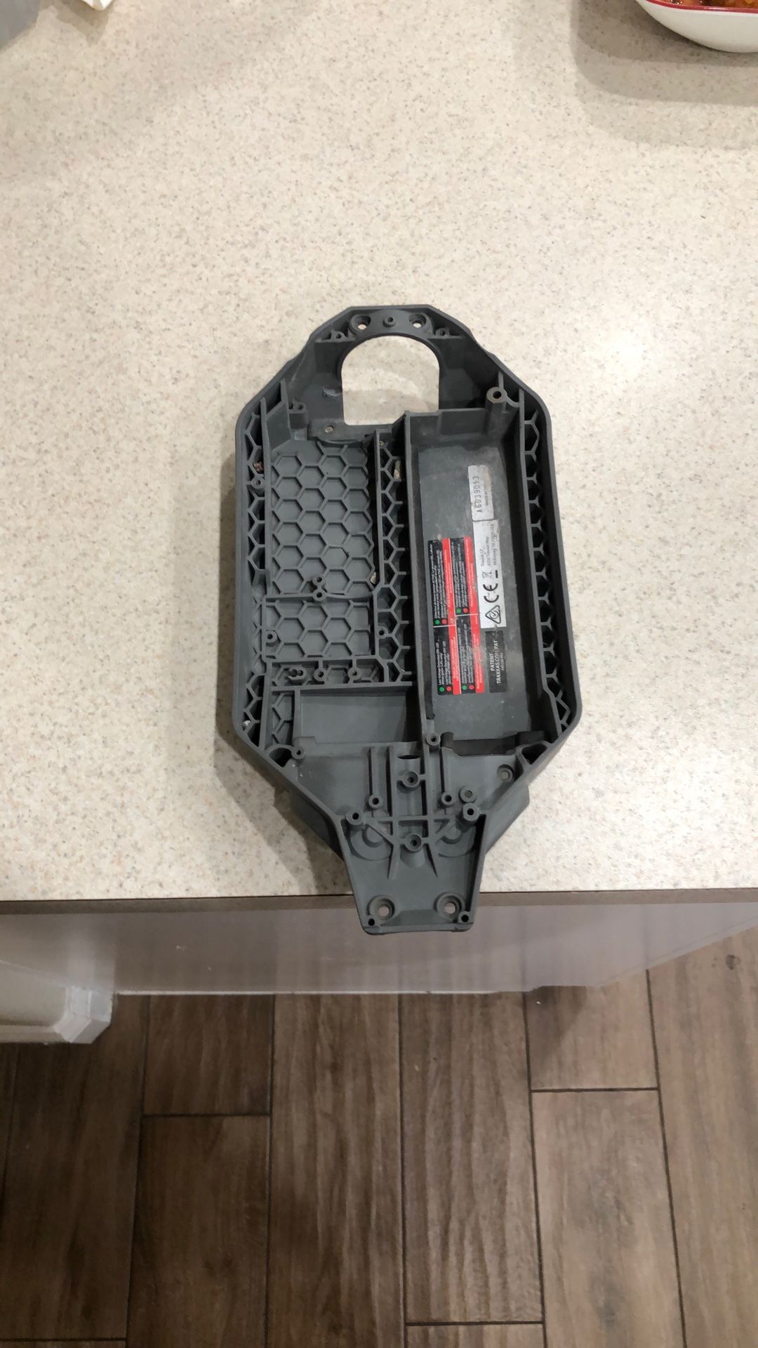 TRAXXAS RUSTLER 4X4 CHASSIS (USED) 