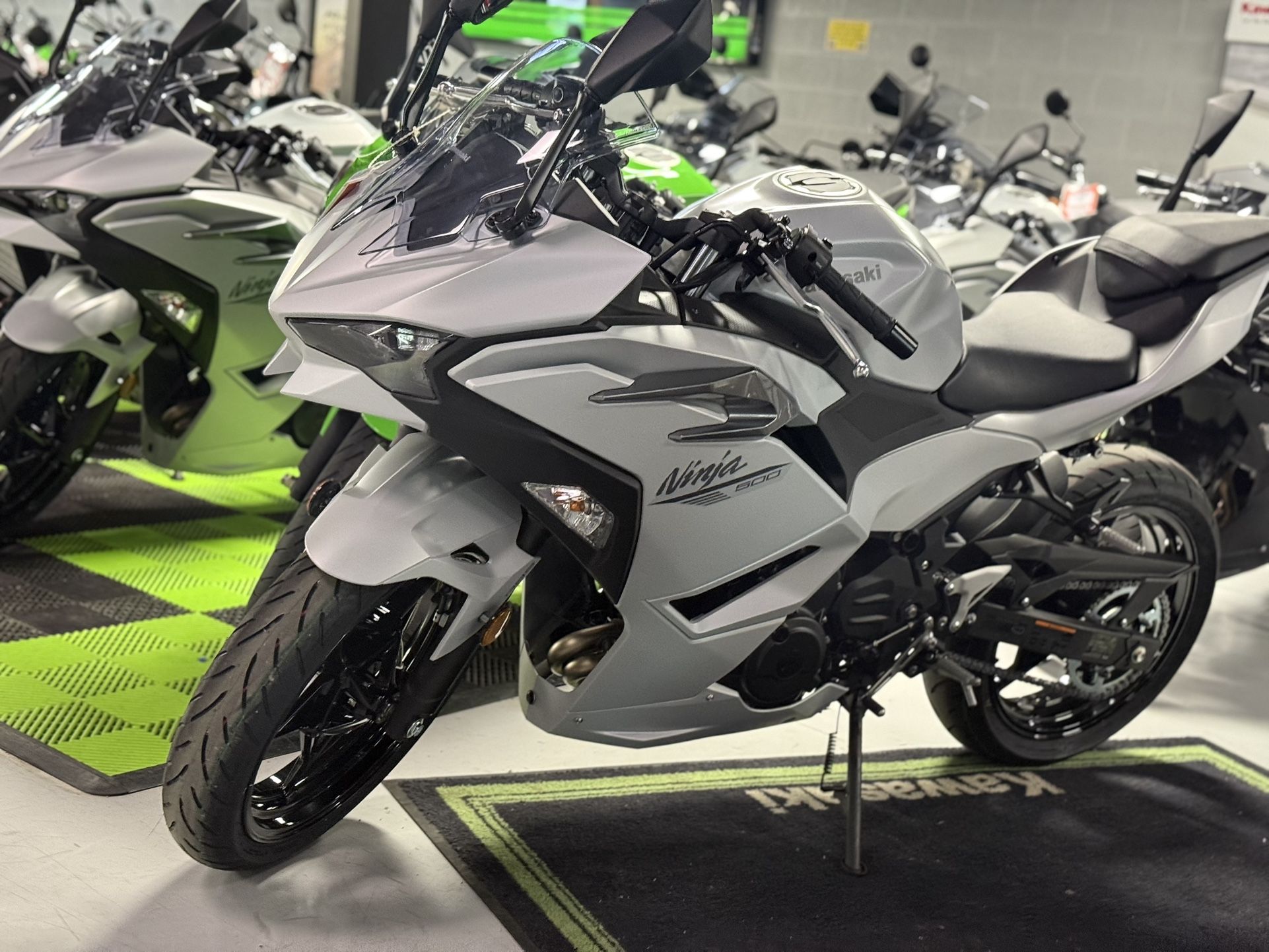2025 Ninja 500 
