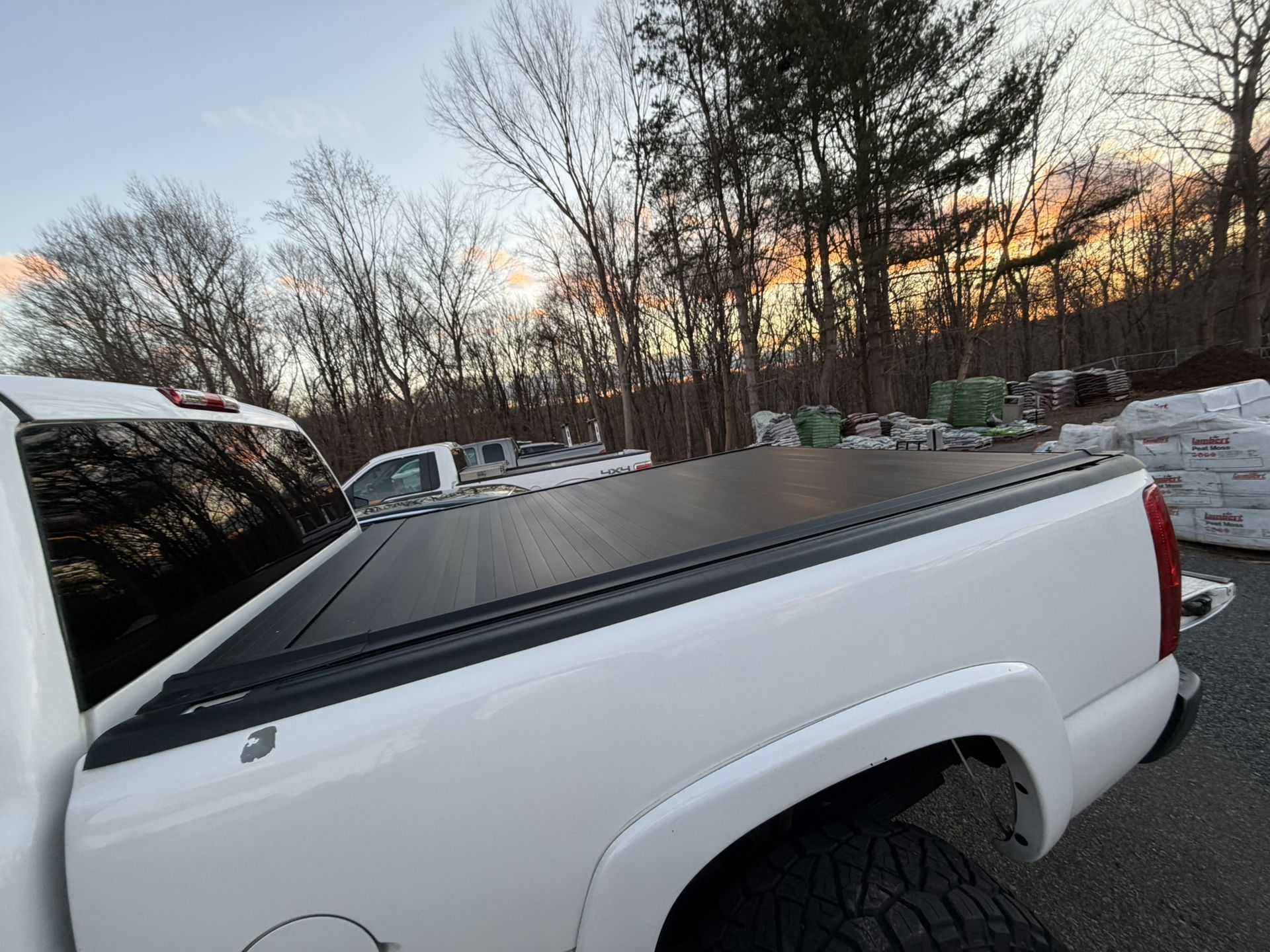 Gator Recoil Manual Retractable Tonneau Cover