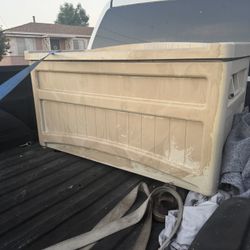 Suncast 73 Gallon Deck Box 