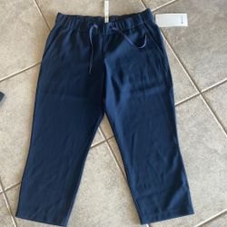 Lululemon On The Fly Crop Woven NWT