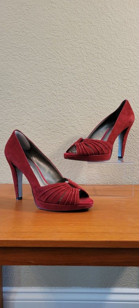 Jessica Simpson Platform Suede Heels Size 8M