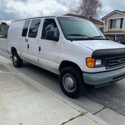 2005 Ford E-350