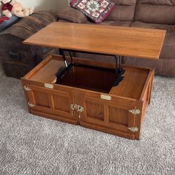 White Clad Coffee Lift Table