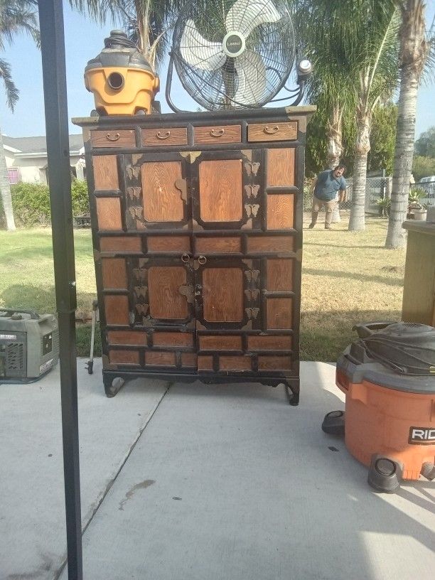 Cabinet  With4 Small Drawer And Two Shelfs In Side