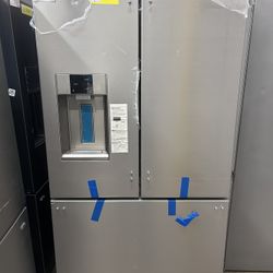 New! Frigidaire Professional 22.6 Cu Ft French Door 