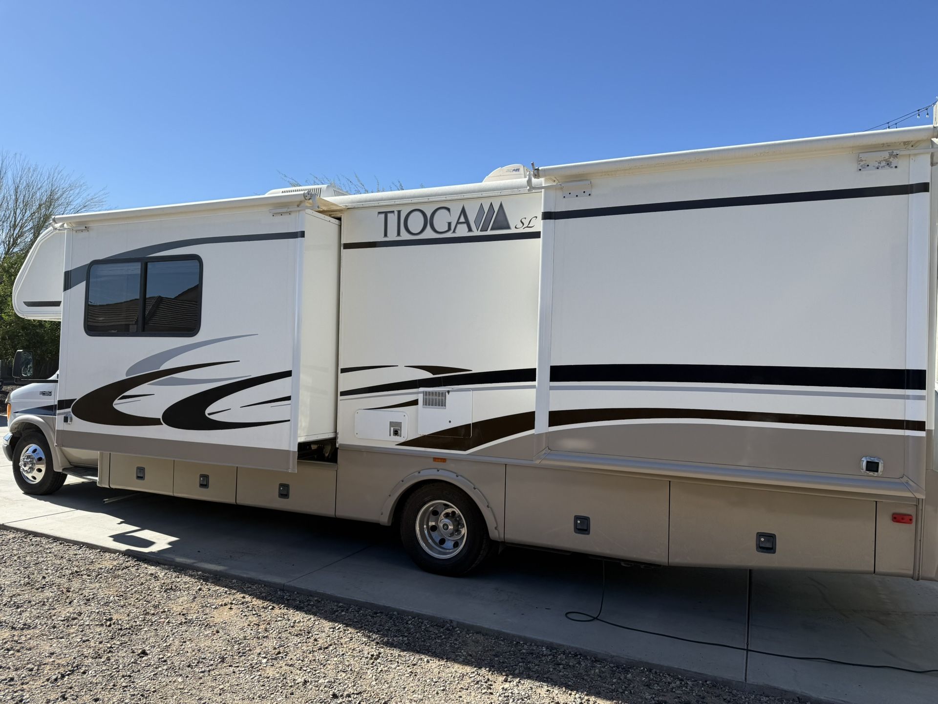 2005 Fleetwood Tioga SL 30U Class C Motorhome