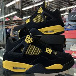 Air Jordan 4 Retro Thunder