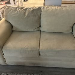 Couch/loveseat 