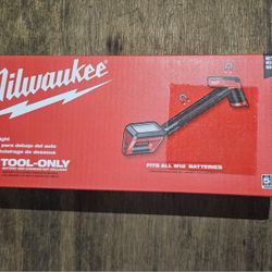Milwaukee M12 Underbody Light 