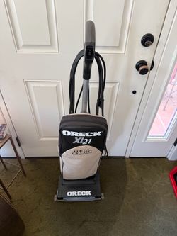 Oreck XL21 upright Vacuum