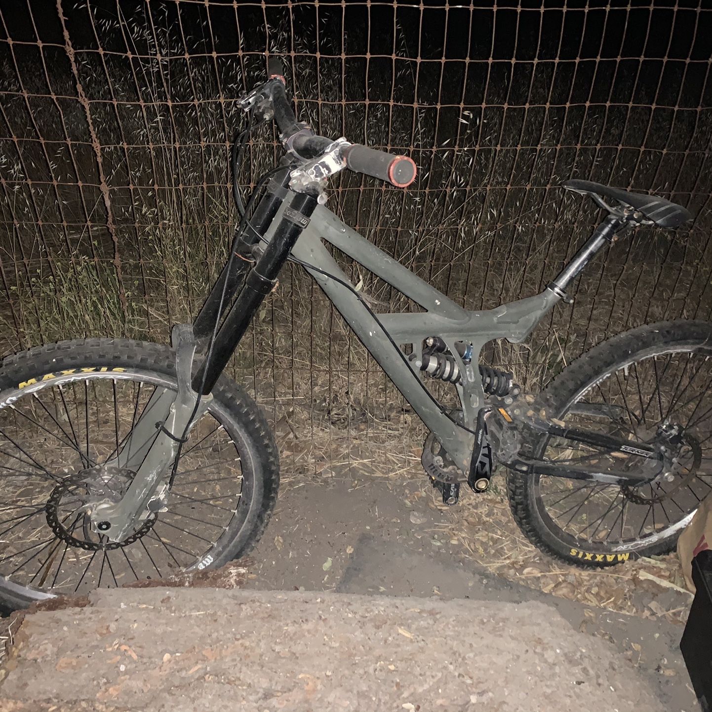 Stump Jumper -Turner/ Dhr (downhill race) Marzocchi 888 evo fork
