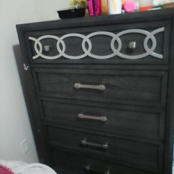 Gray Dresser Cones With Mirror (Not For The Dresser) For $10 More. Shoot Me An offer