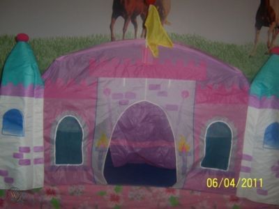 Twin Bed Castle Tent