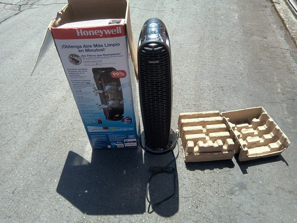 Honeywell QuietClean Oscillating Tower Air Purifier - Black, HFD230BV1