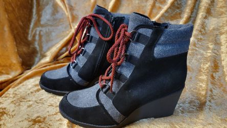 R2 Womens Wedge Bootie Size 10M