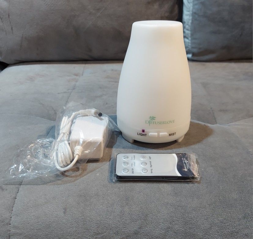 NEW DIFFUSERLOVE ESSENTIAL OIL DIFFUSER WITH 7 LED COLOR CHANGING MODE & REMOTE CONTROL