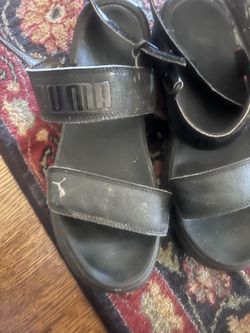 Size 9,5 puma’s sandals women