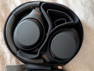 Sony Noise Cancelling Headphones WH 1000 MX4