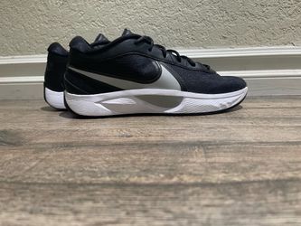 Nike freak 6 Basketball shoes