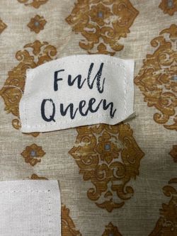 Full/Queen Bedding with Medallion Print