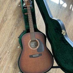 Art & Lutherie Cedar Guitar w/case 