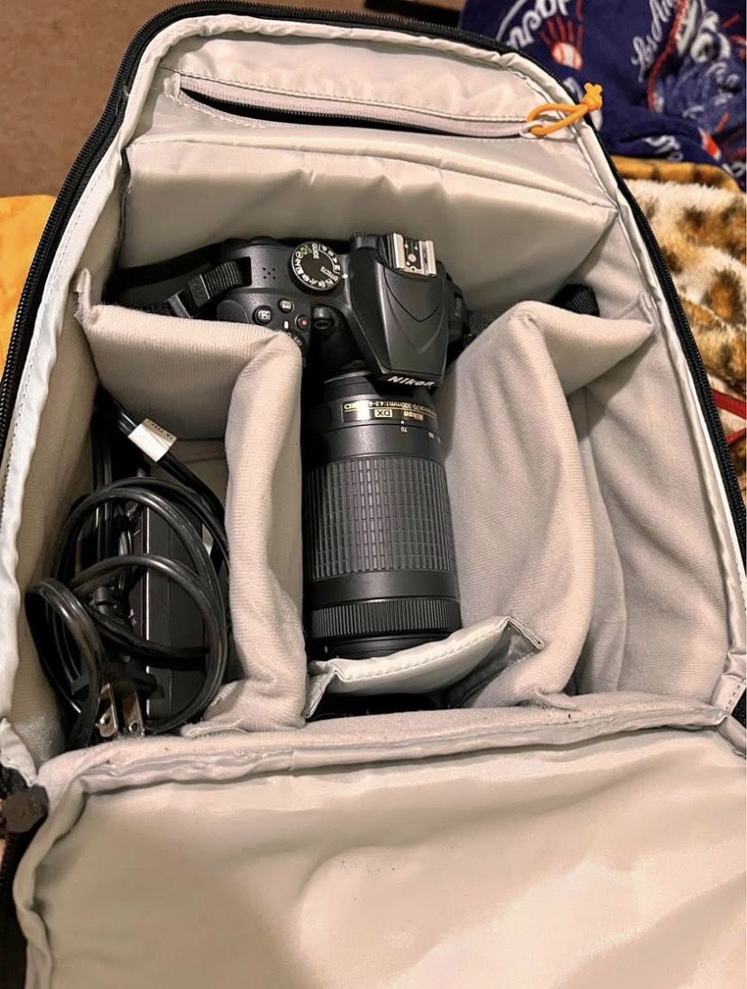 Nikon D3400 w Lense & Backpack