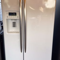 GE Side By Side Refrigerator 