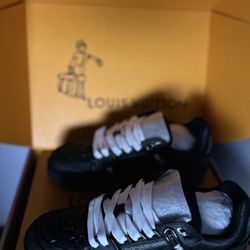 Louis Vuitton Men shoes 