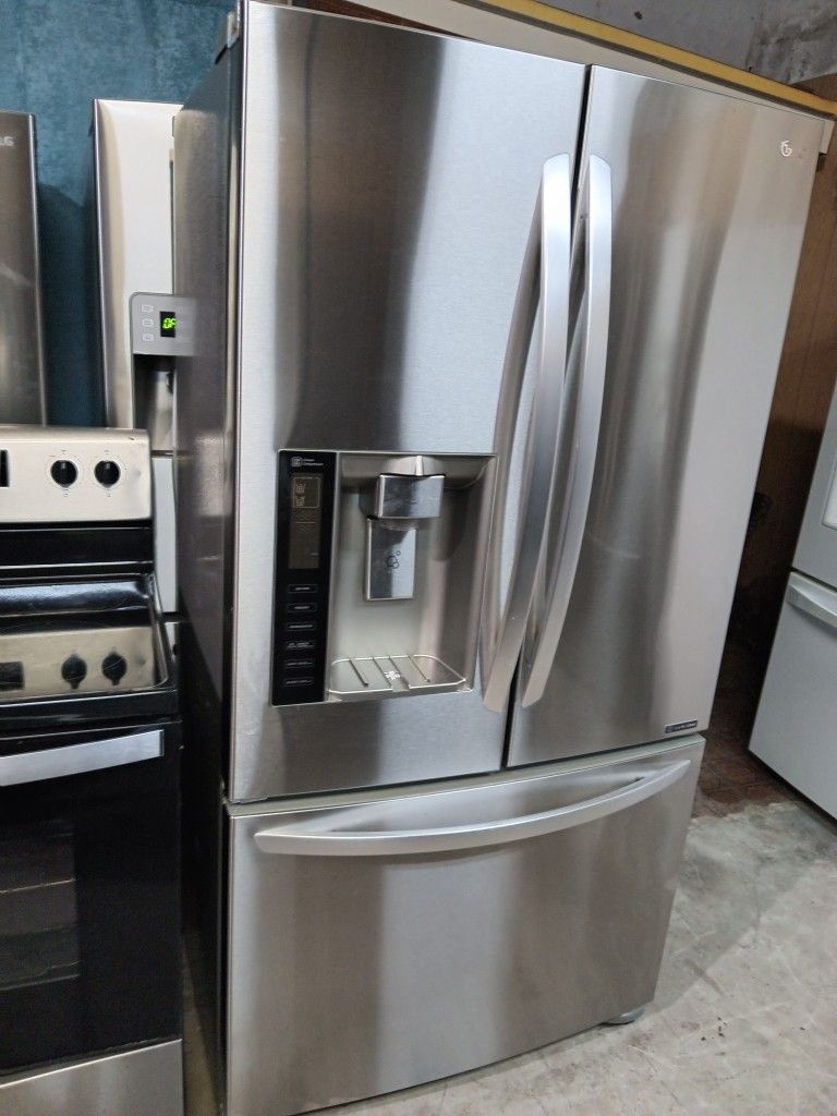 L/G Counter Depth Refrigerator Everything Works Good 👍