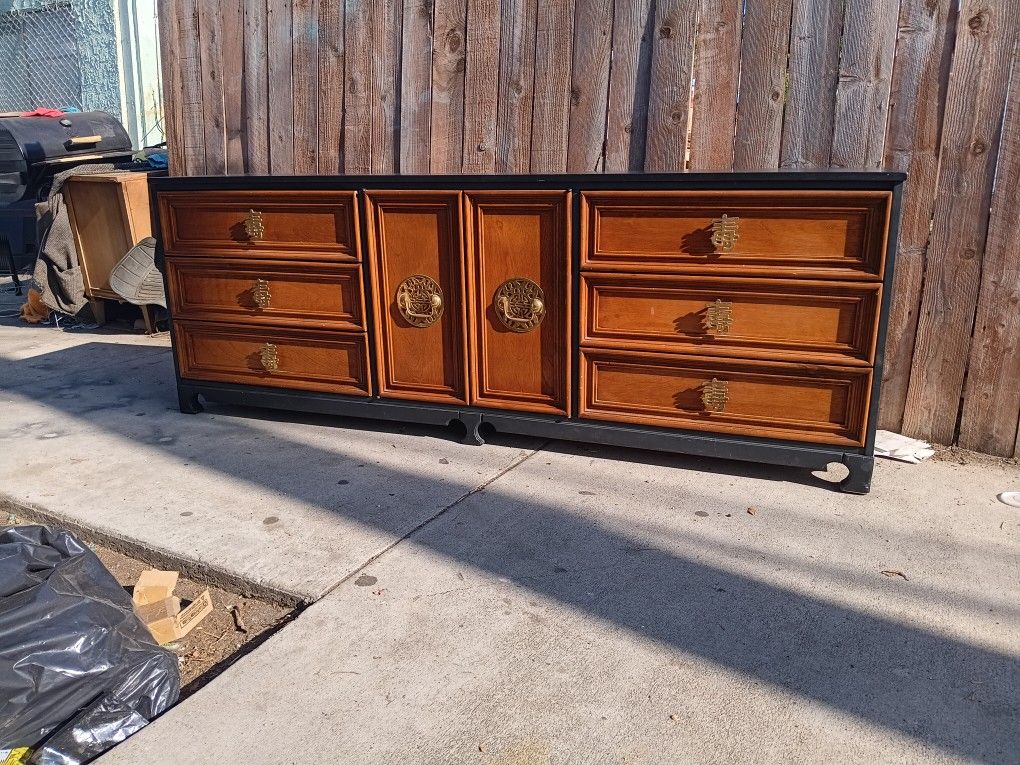 Hollywood Regency 9 Drawer. Dresser.