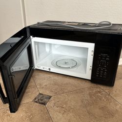 Nice GE Microwave 