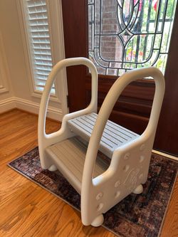 Onasti kids toddler stool potty